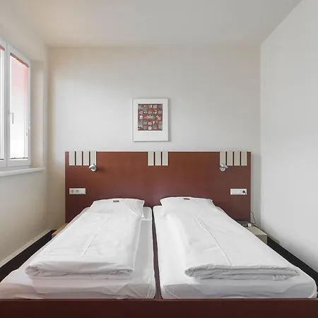 Lucas Hotel 3*