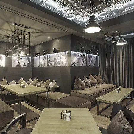 Lucas Hotel